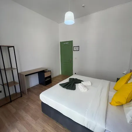 7 Requinte Hostel *